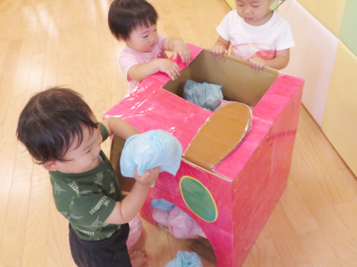 落とす玩具