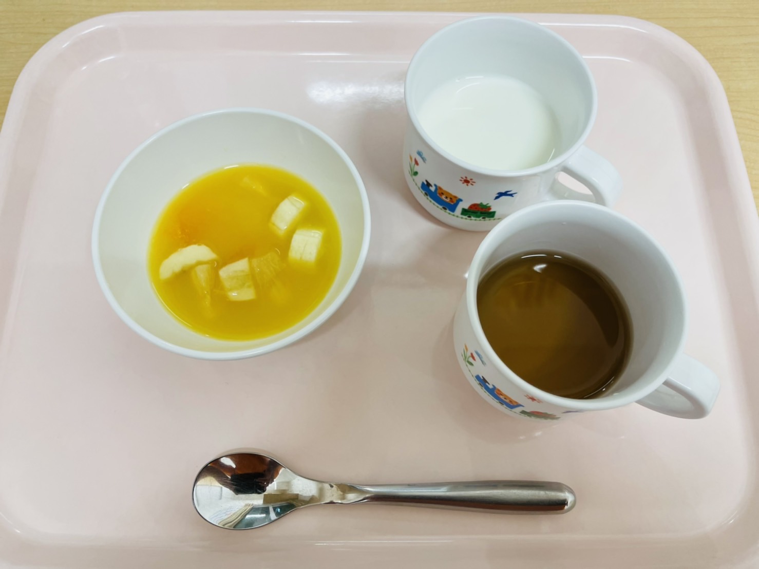 12月24日(土)の給食・おやつ