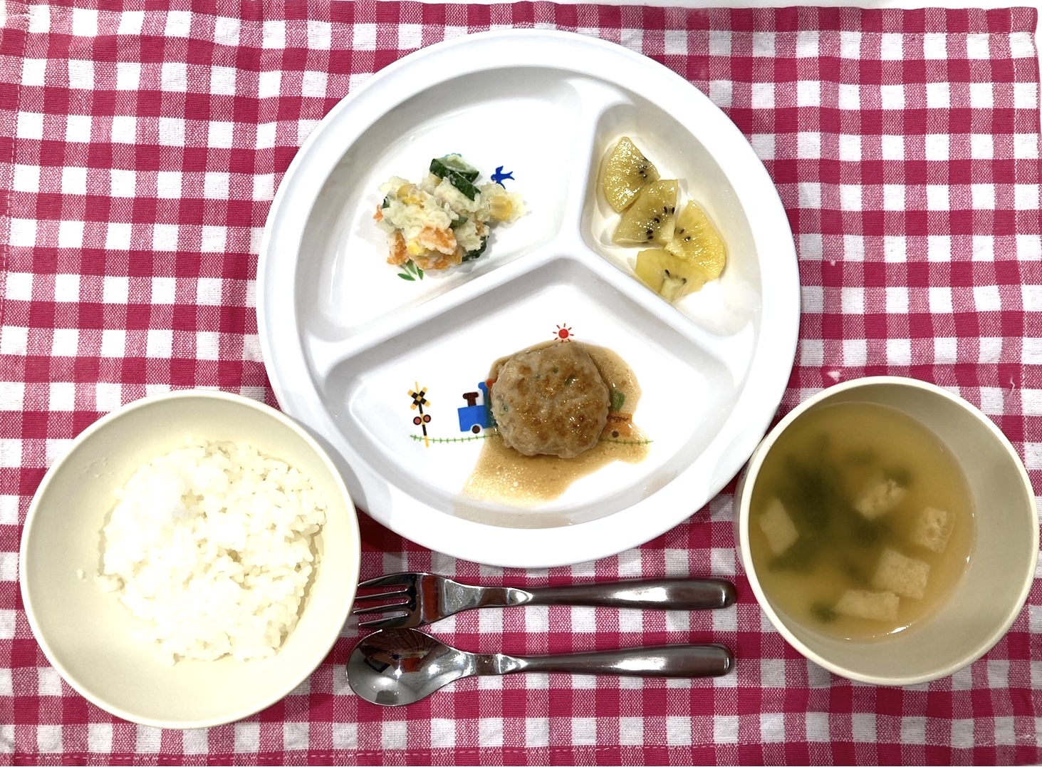 9月29日(金)の給食・おやつ