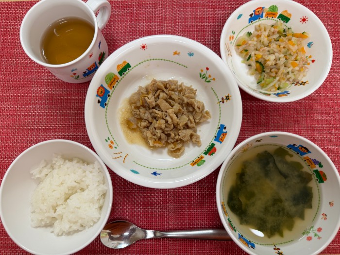 【8月5日㈬の給食・おやつ】