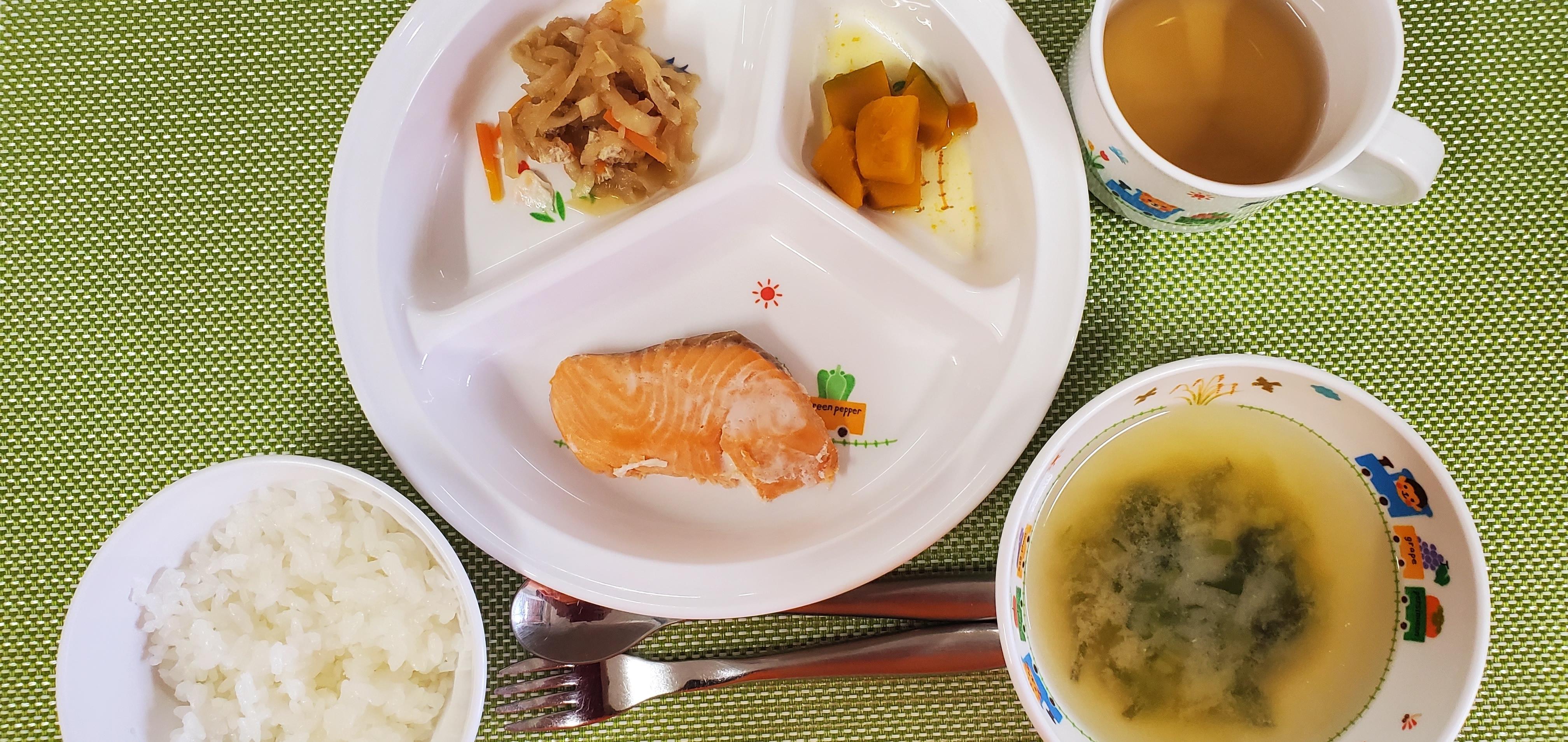 11月2日(水)の給食・おやつ