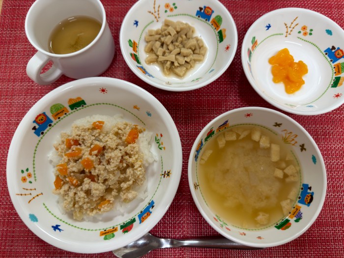 【4月27日㈪の給食・おやつ】