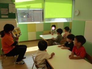 ?絵本読み聞かせプログラム?