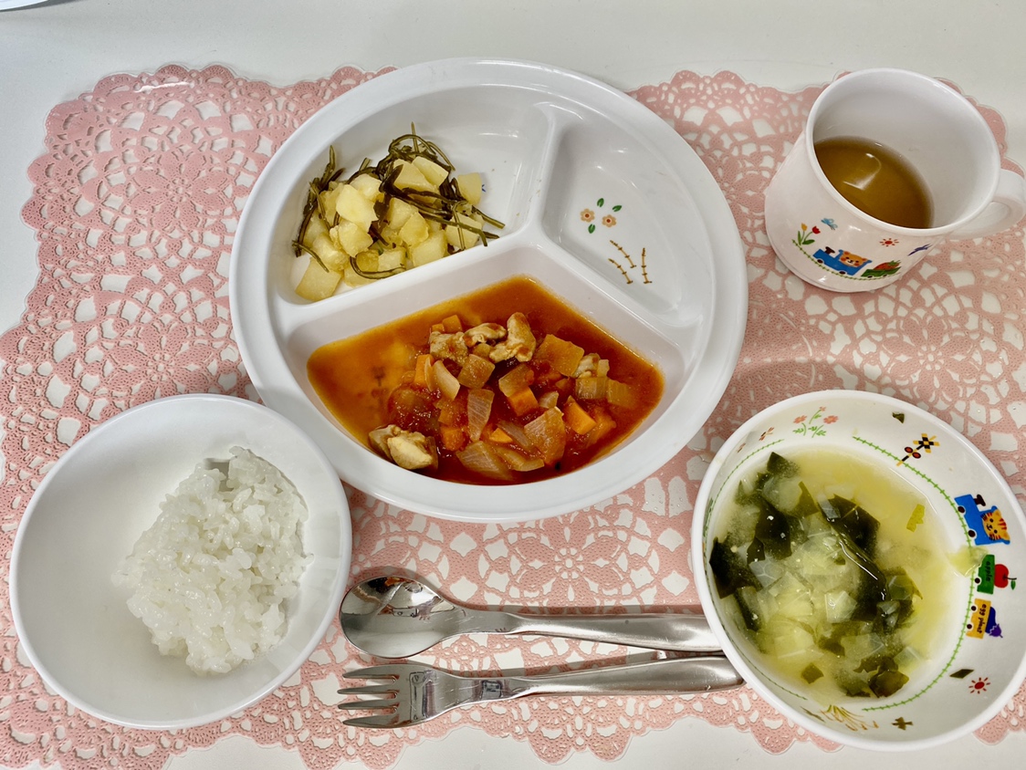 10月8日(土)の給食・おやつ
