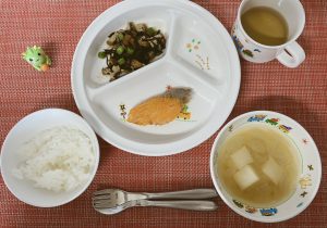 1月6日(土)の給食・おやつ