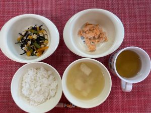 【5月11日㈯の給食・おやつ】