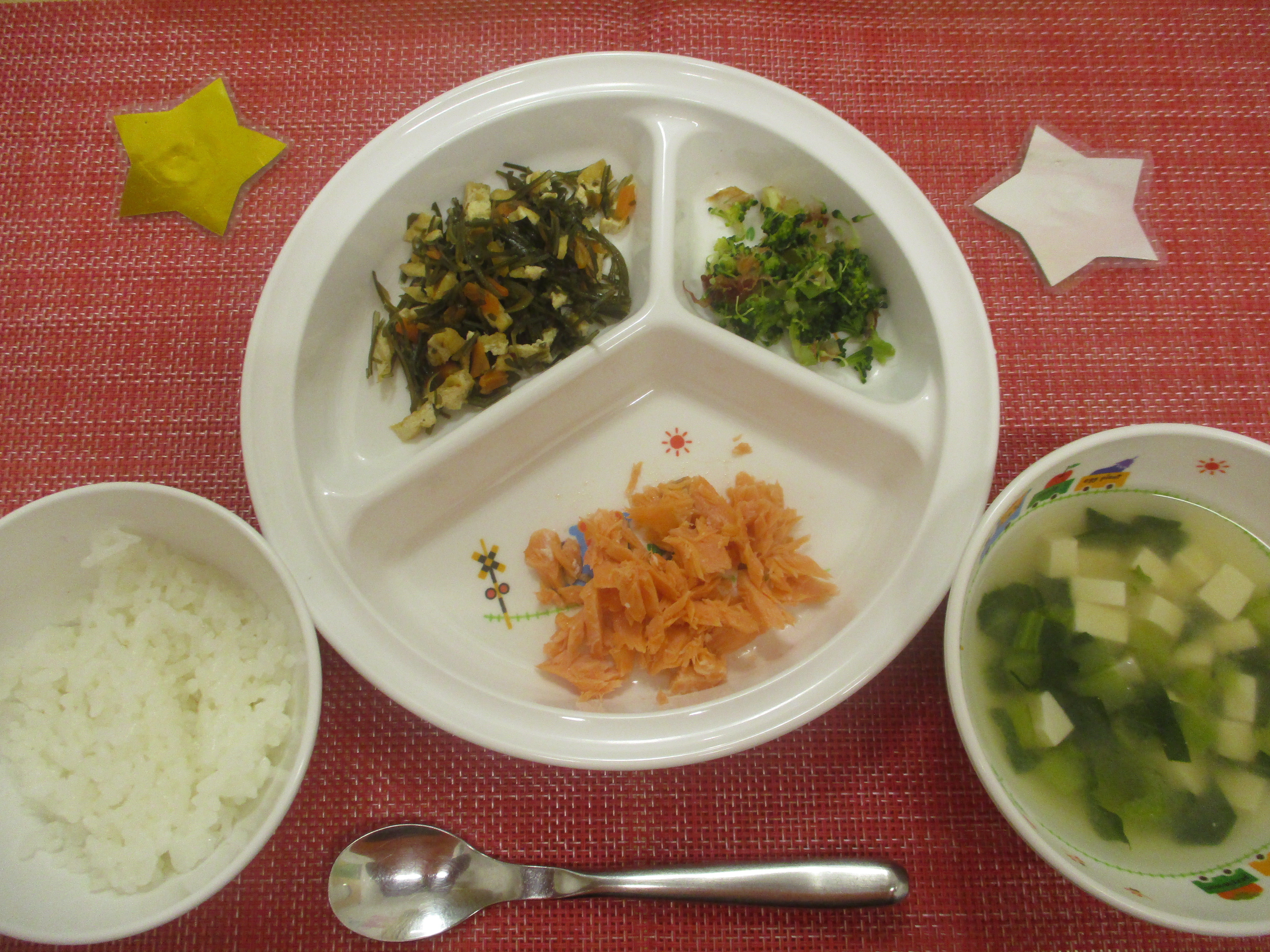【2月19日㈬の給食・おやつ】