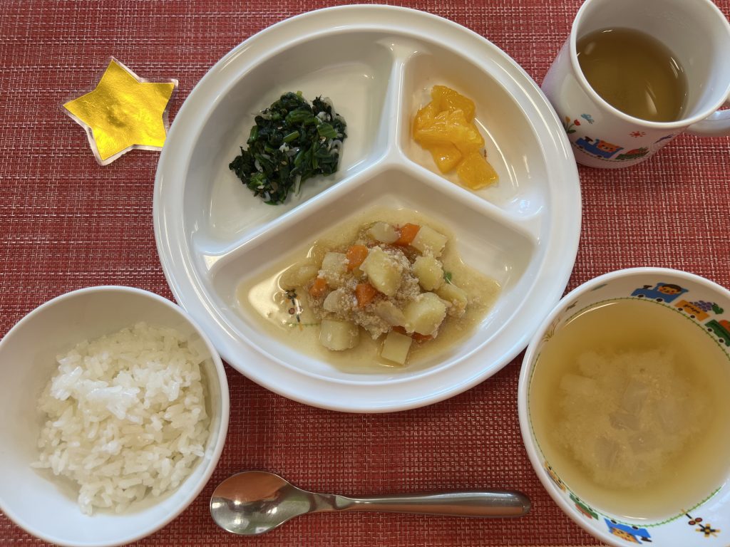 【5月１日㈭の給食・おやつ】