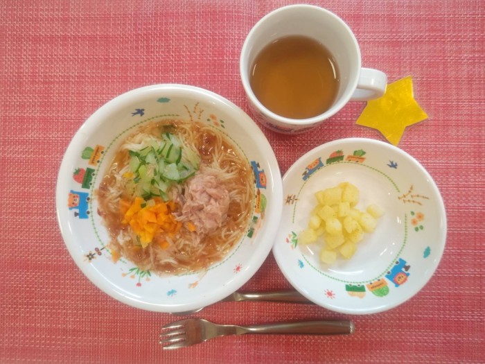【8月9日㈯の給食・おやつ】