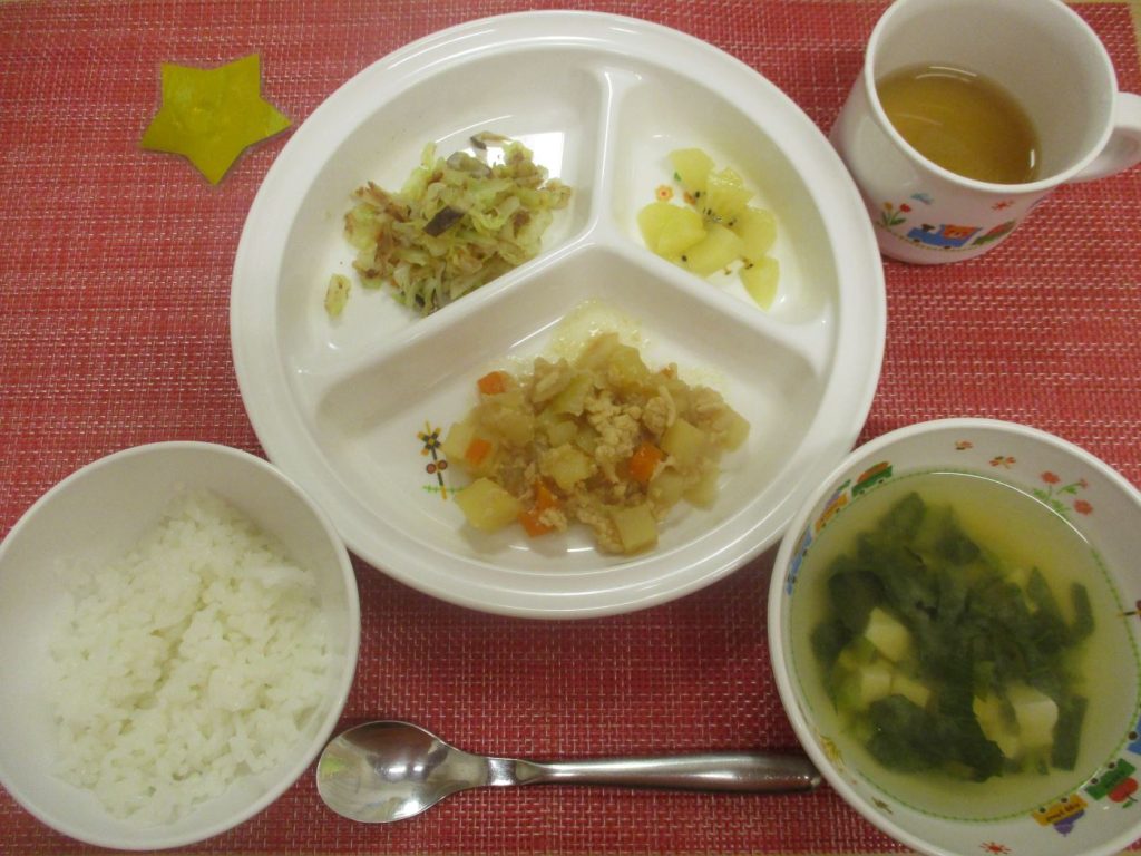 【8月15日㈮の給食・おやつ】