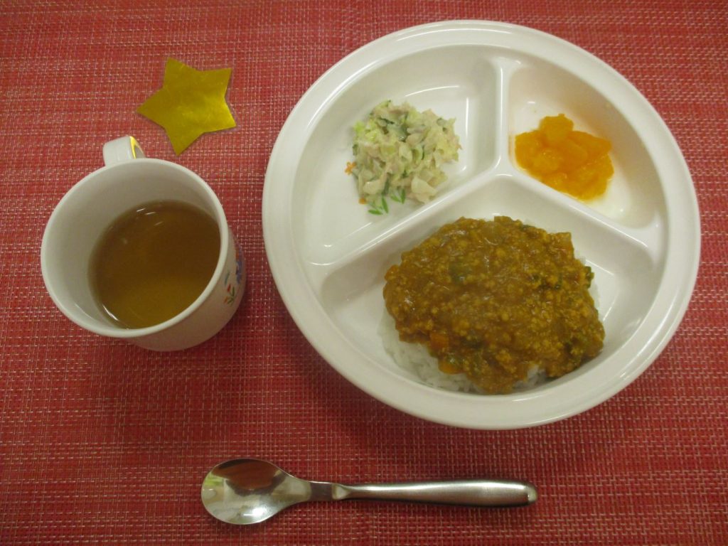 【8月25日㈪の給食・おやつ】