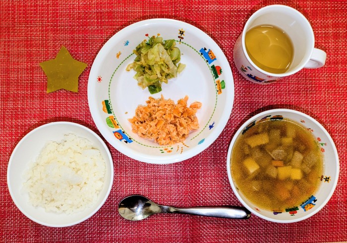 【11月28日㈮の給食・おやつ】