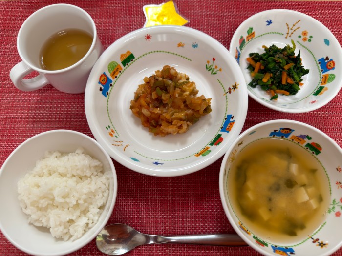 【12月18日㈭の給食・おやつ】