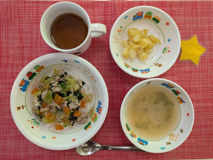 【1月17日㈯の給食・おやつ】
