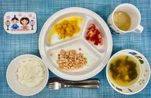【3月3日㈫の給食・おやつ】【ひな祭り】