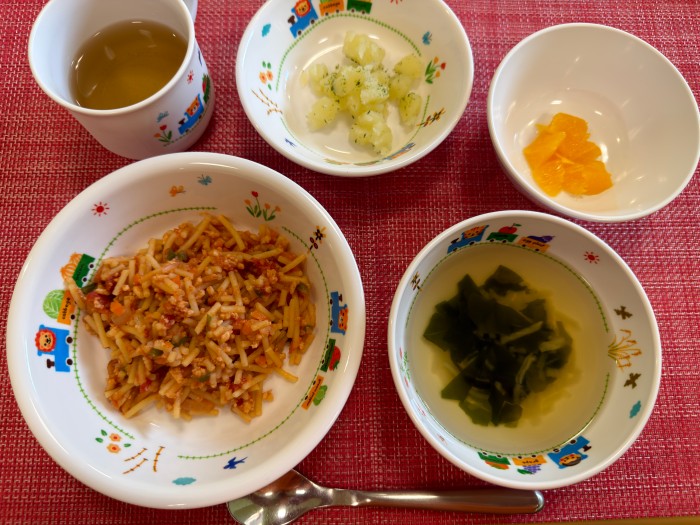 【5月25日㈪の給食・おやつ】【誕生日会】