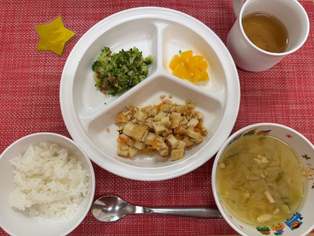 【8月7日㈮の給食・おやつ】