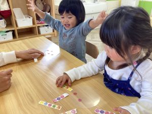 クリスマスの準備を始めています☆