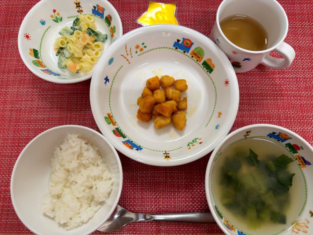 【3月24日㈫の給食・おやつ】