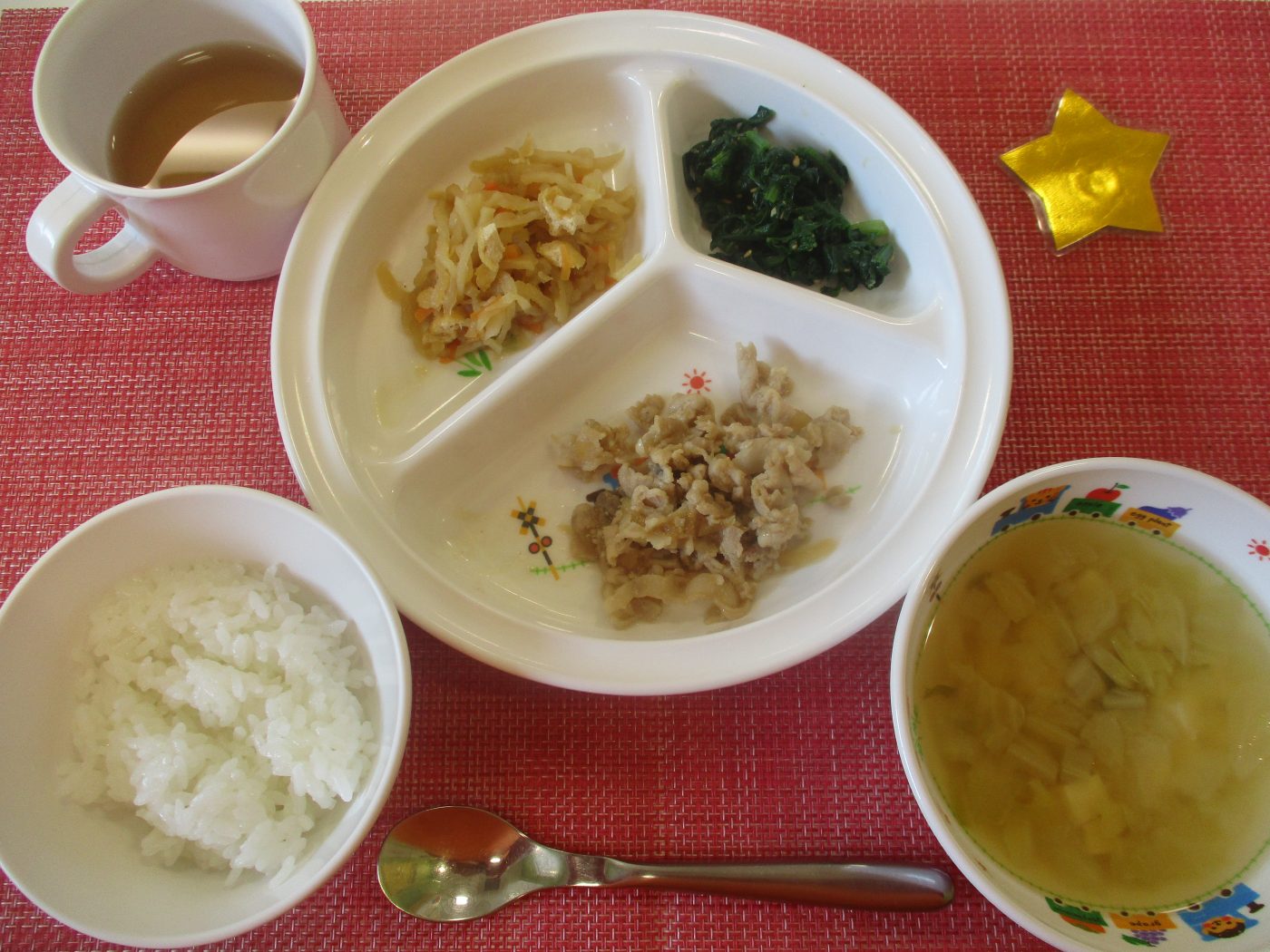 【5月27日㈫の給食・おやつ】