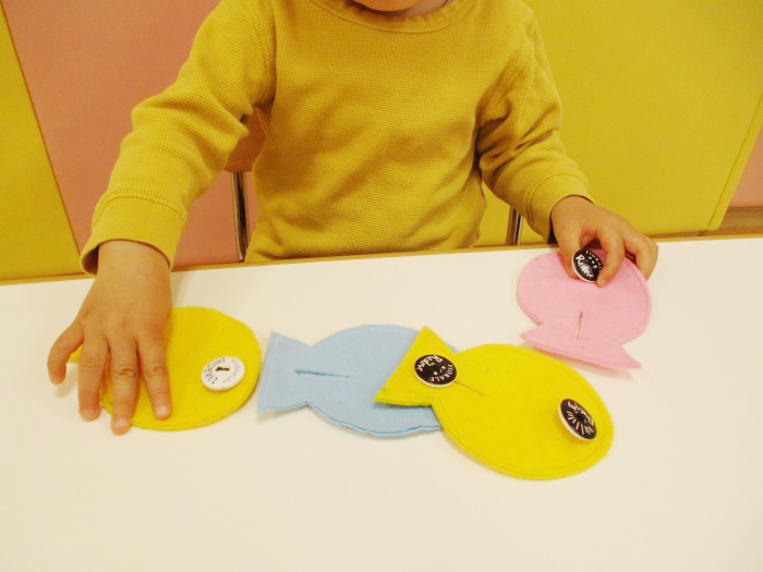 ボタンはめおもちゃ