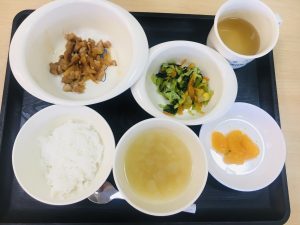 2月6日(土)の給食・おやつ