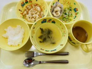 2月8日(月)の給食・おやつ