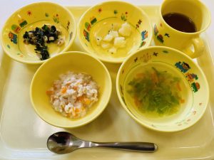 2月25日(木)の給食・おやつ