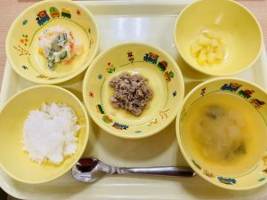 3月1日(火)の給食・おやつ