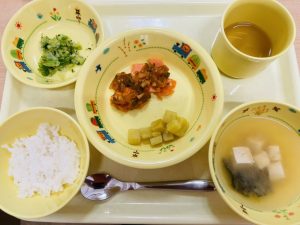 3月4日(金)の給食・おやつ