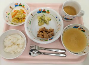 3月5日(土)の給食・おやつ