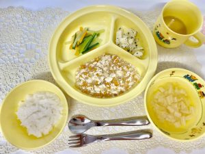 9月5日(月)の給食・おやつ