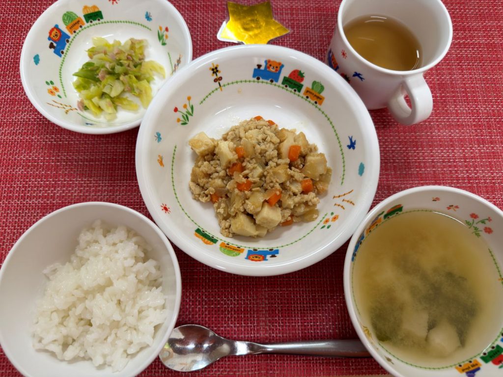 【2月24日㈫の給食・おやつ】