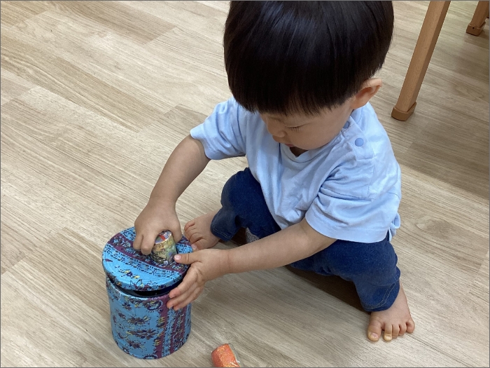落とす玩具