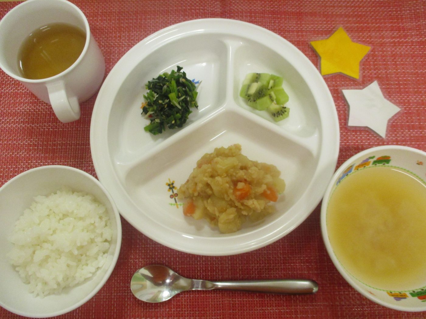 【2月18日㈫の給食・おやつ】