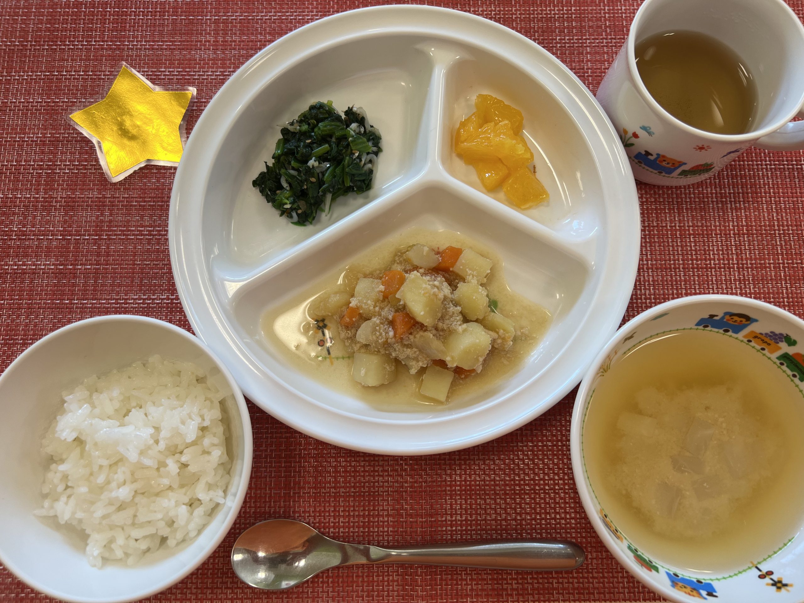 【5月１日㈭の給食・おやつ】