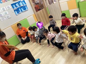 2月絵本読み合い「おしくら・まんじゅう」
