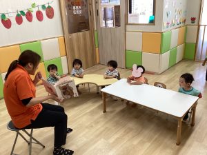 6月の月刊絵本「どうぶつのおかあさん」