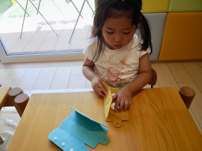 ボタンはめおもちゃ