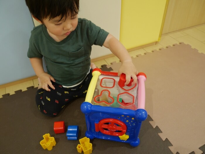 はめる玩具