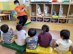 6月の月刊絵本「かさ」