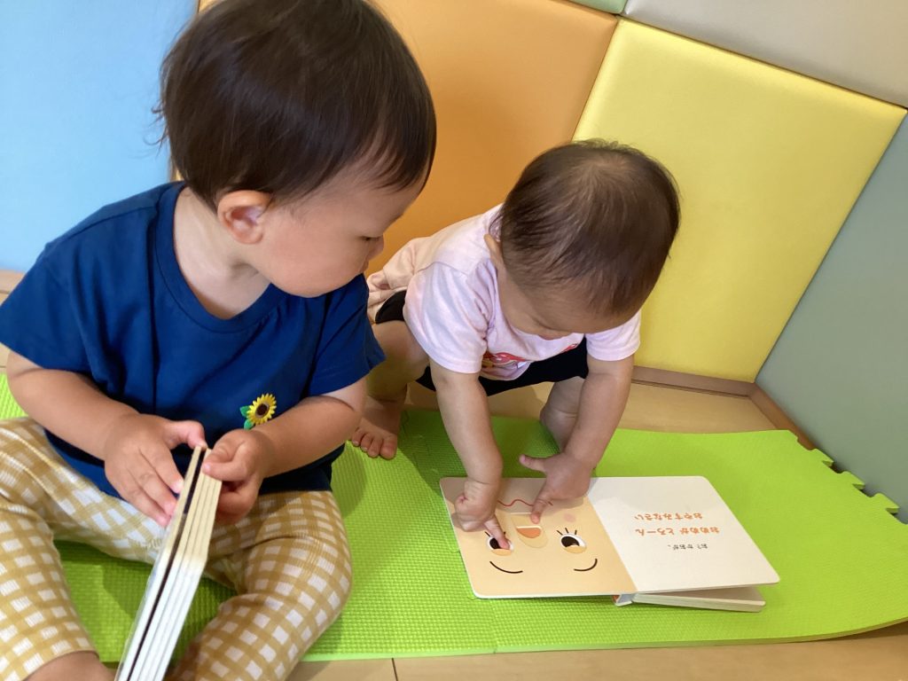 仕掛け絵本っておっもしろーい🧡