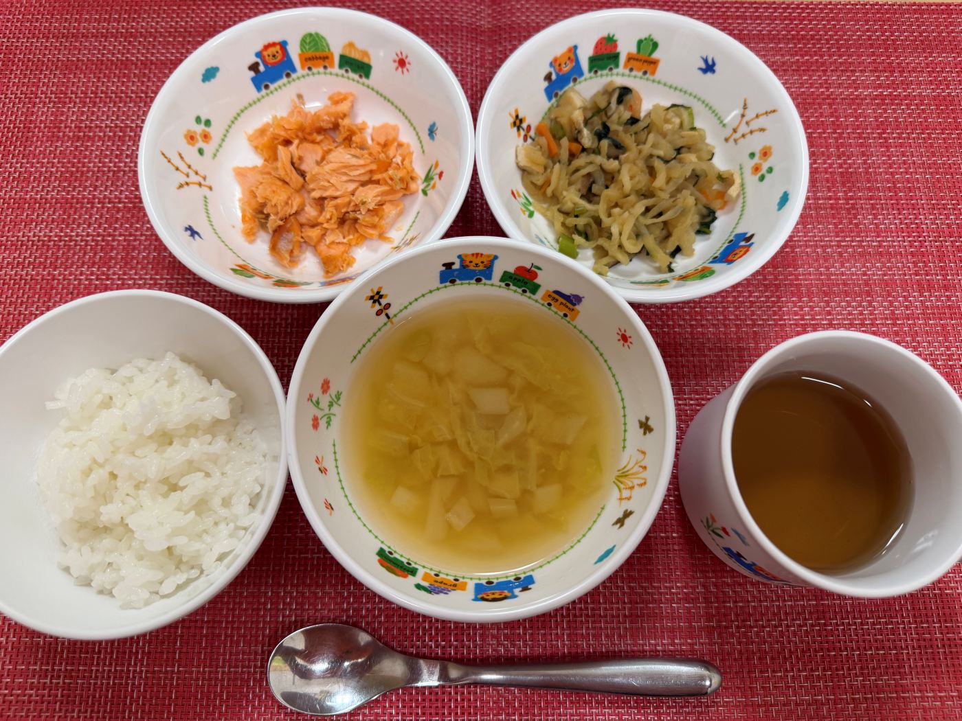 【12月17日㈬の給食・おやつ】