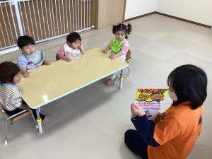 絵本の読み合い📙