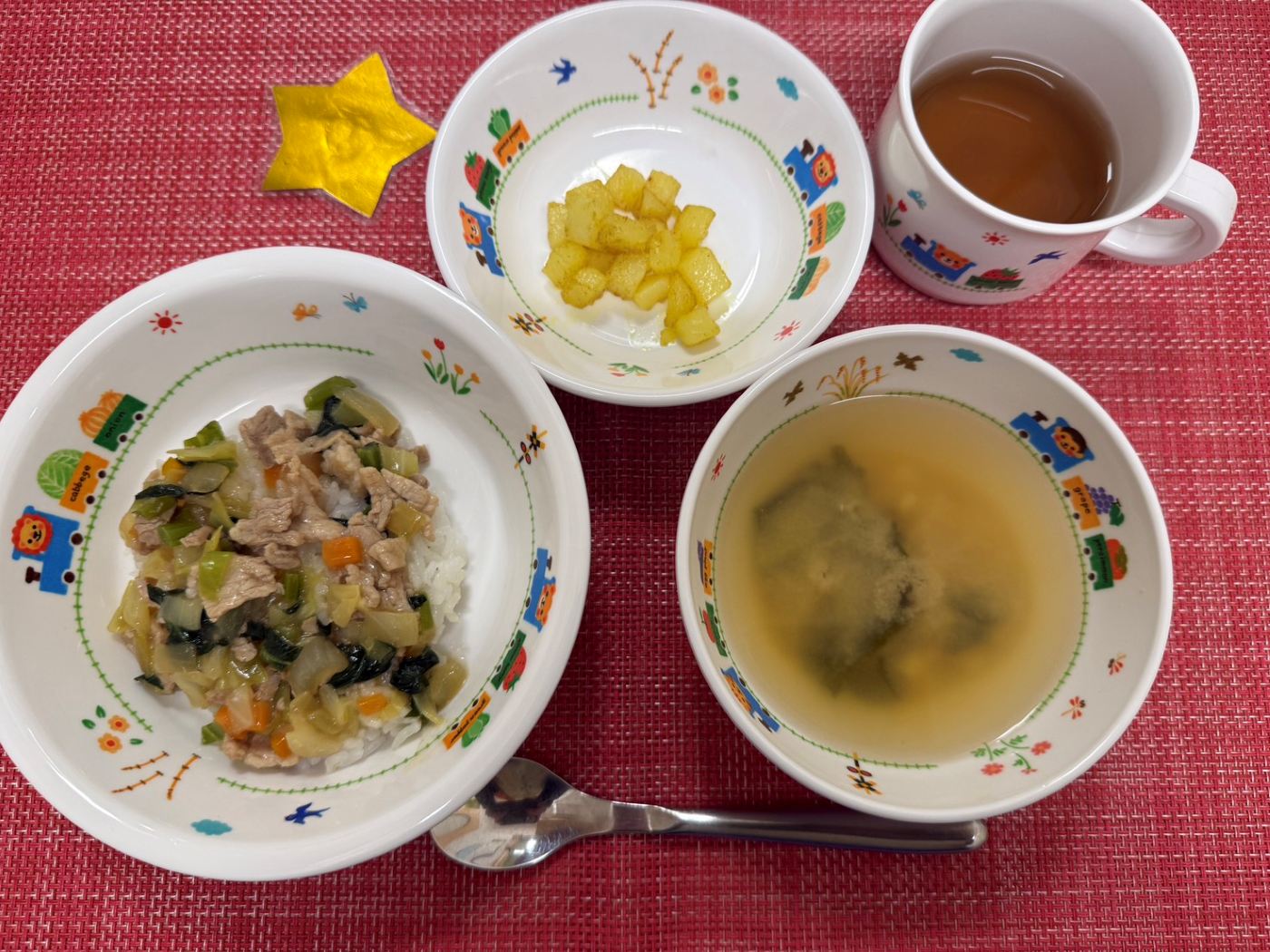 【4月4日㈯の給食・おやつ】