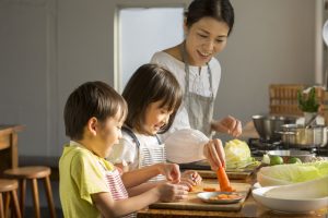 親子でお団子を作って月見をしよう