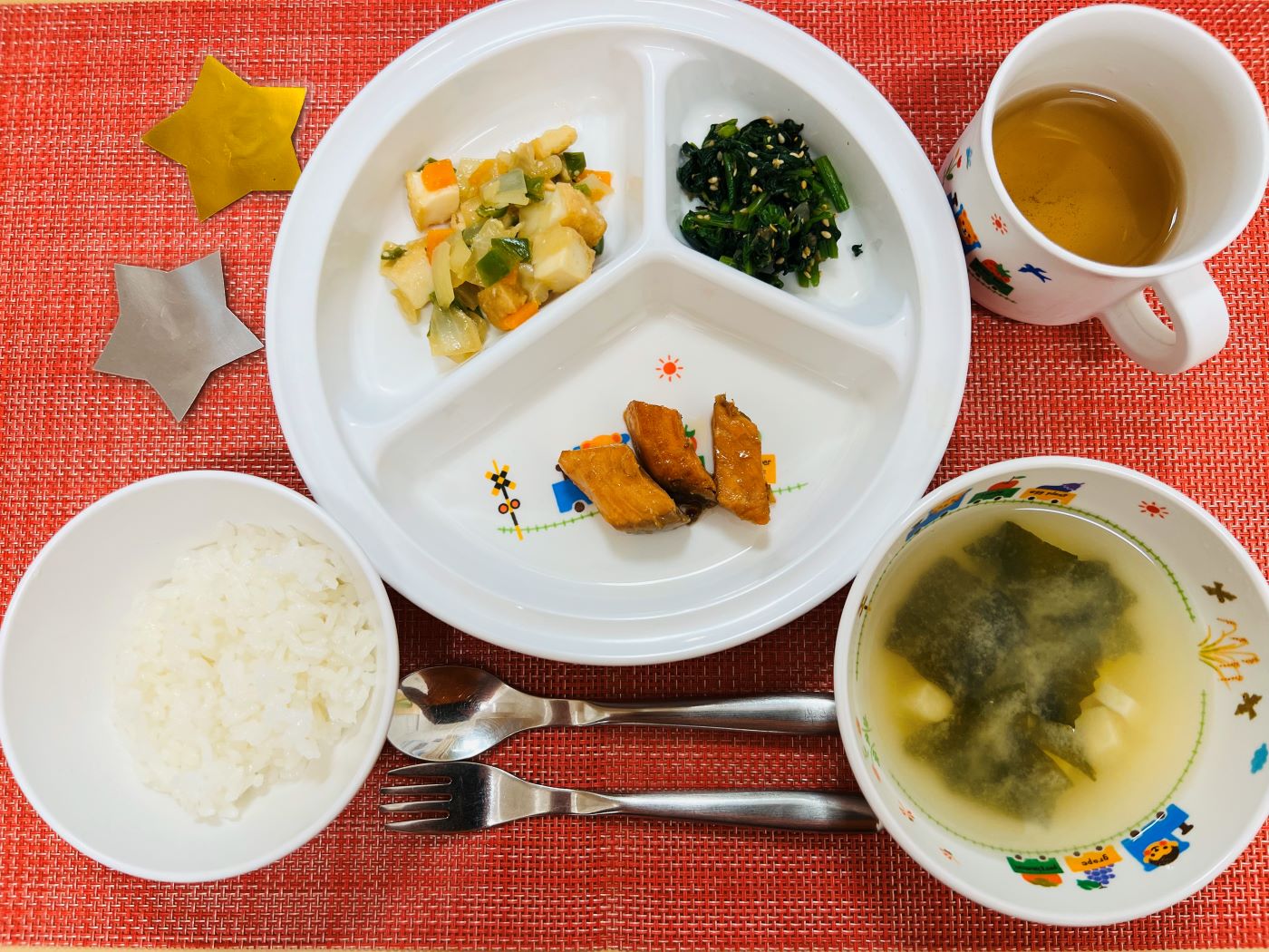 【4月9日(火)の給食・おやつ】