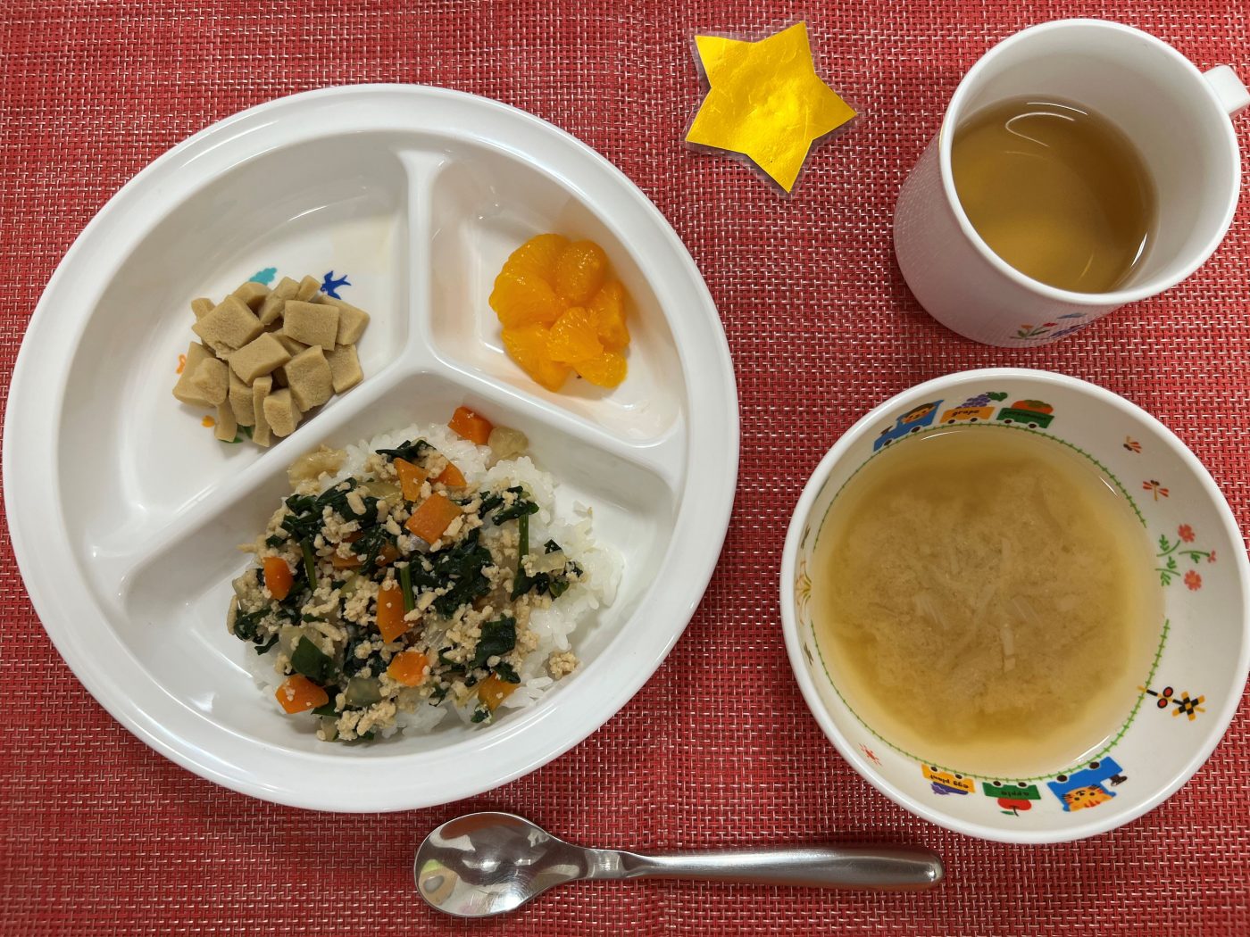 【3月10日㈪の給食・おやつ】
