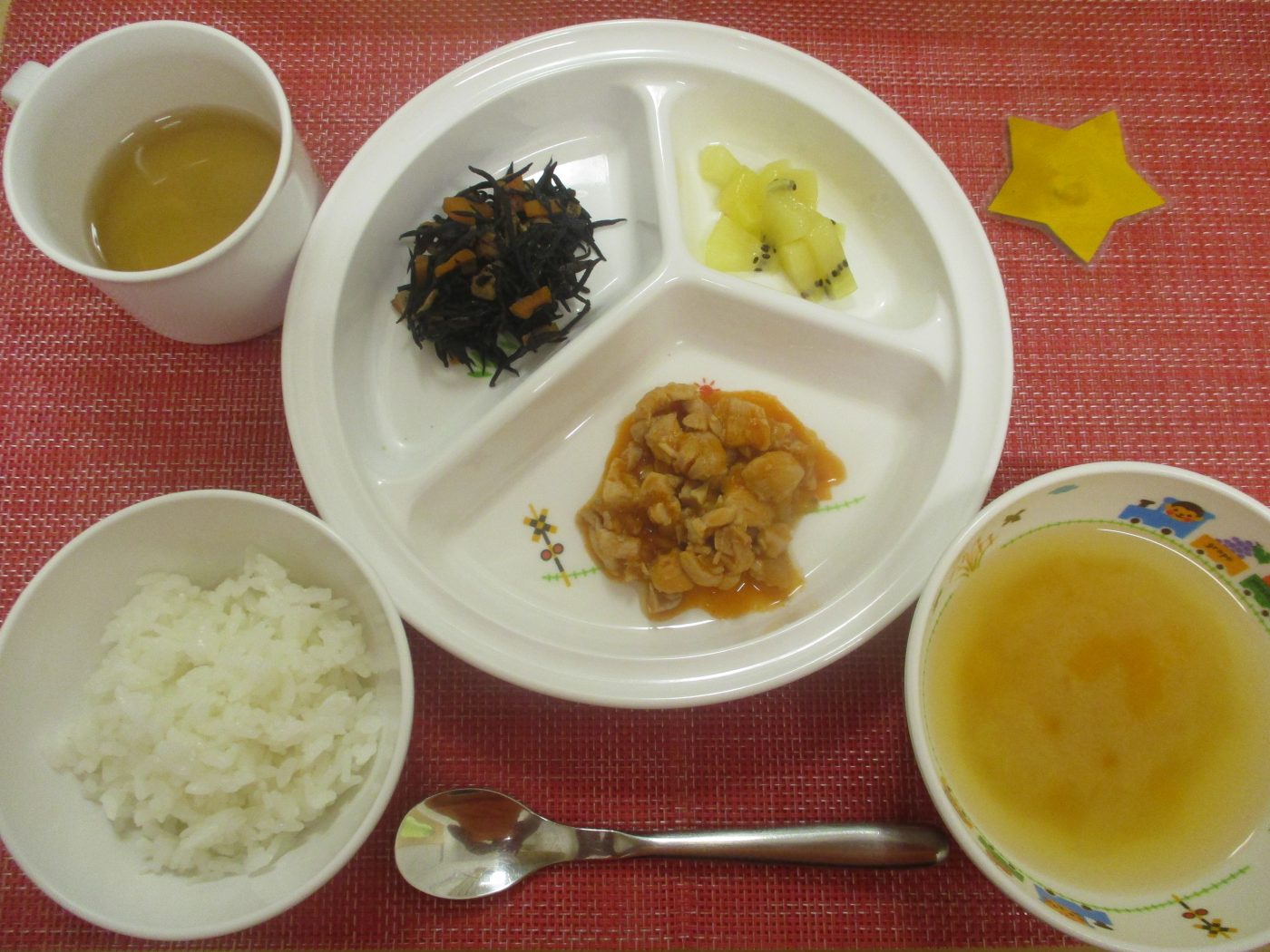 【5月20日㈫の給食・おやつ】