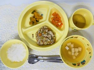 9月15日（木）の給食・おやつ
